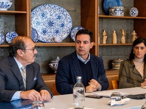 1737499333cmlagoa2_FREDERICO_SOUSA_RECEBE LIONS_CLUBE_DE_LAGOA.jpg